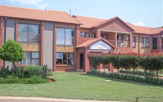 2 Bedroom Townhouse in Willow Park Manor