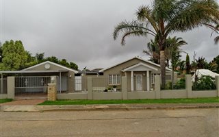 4 Bedroom House in Winterhoek Park
