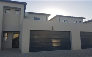 3 Bedroom Townhouse in Parklands North