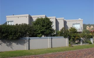 5 Bedroom House in Cola Beach