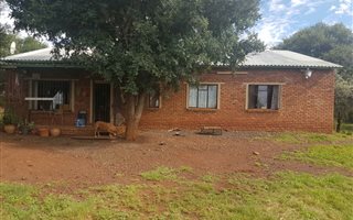 4 ha Farm in Hartbeespoort Dam