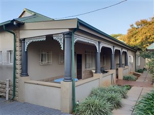 11 Bed House in Sunnyside