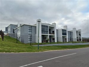 3 Bed Apartment in Island View