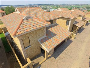 3 Bed Duplex in Honeydew Manor