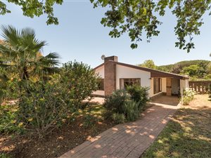 3 Bed House in Onder Papegaaiberg