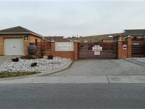 350 m² Land available in Lorraine
