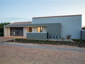 4 Bed House in Langebaan Country Estate