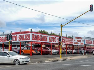 180 m² Retail Space in Newlands