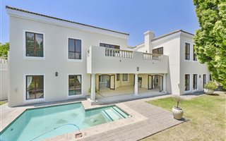 5 Bedroom House in Dainfern Golf Estate