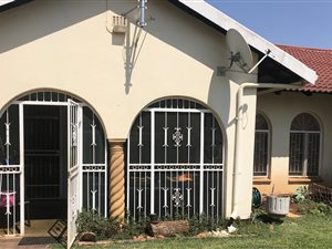 2 Bed Townhouse in Mookgophong (Naboomspruit)