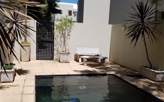 2 Bedroom Apartment in Parktown North