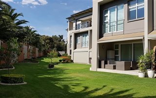 3 Bedroom Apartment in Bryanston