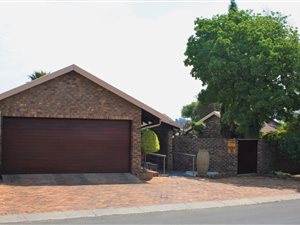 4 Bed House in Boat Lake Village
