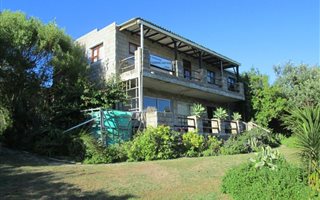 7 Bedroom House in Clarendon Marine