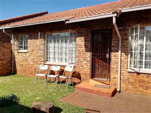 3 Bed Townhouse in Zwartkop