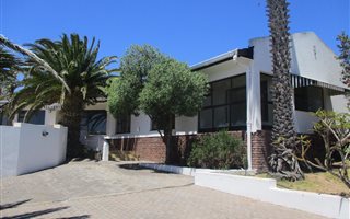 4 Bedroom House in Langebaan Central
