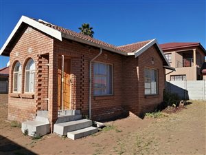 3 Bed House in Flora Park