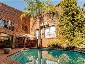 750 m² Commercial space in Faerie Glen