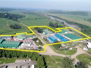 5.7 ha Land available in Illovo Beach