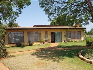 1406 m² Farm in Sundra