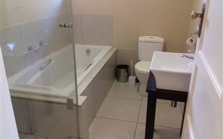 2 Bedroom Apartment in Rosebank