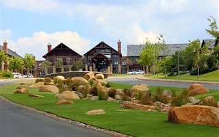3 Bedroom House in Waterfall Hills Mature Lifestyle Estate