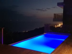 5 Bed House in Westbrook
