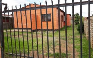 3 Bedroom House in Geluksdal