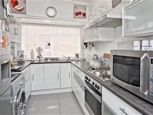 2 Bed Apartment in Cyrildene