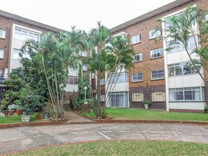 3 Bed Apartment in Essenwood