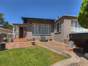 3 Bed House in Kensington