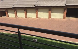 2 Bedroom Garden Cottage in Blue Hills