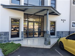 92 m² Commercial space in Montrose