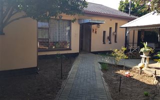 3 Bedroom House in Helikon Park