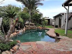 5 Bed House in Bonny Brook