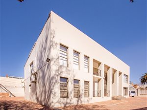 493 m² Office Space in Birnam