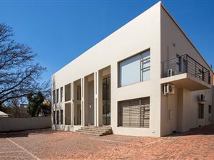 493 m² Office Space in Birnam