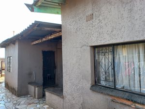 4 Bed House in Tembisa