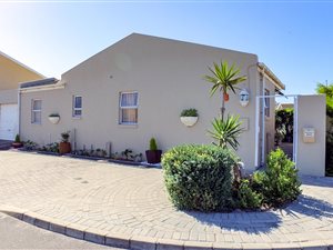 3 Bedroom House in Muizenberg