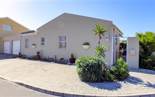 3 Bedroom House in Muizenberg