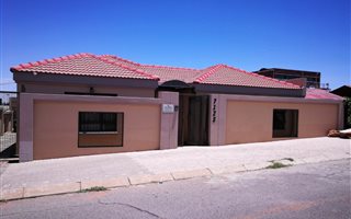 7 Bedroom House in Soweto Central