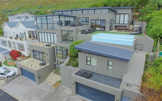 5 Bedroom House in Simons Town