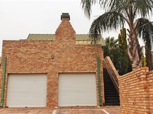 2 Bed House in Die Hoewes