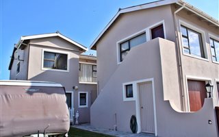 7 Bedroom House in Agulhas