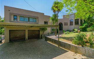 3 Bedroom House in Helderkruin