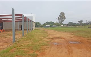 680 m² Commercial space in Bainsvlei