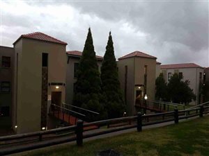 2 Bed Apartment in Emfuleni Golf Estate