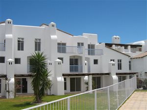 3 Bed Apartment in Struisbaai