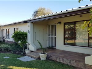 4 Bed House in Van Riebeeck Park