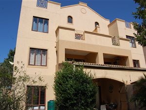 2 Bed Apartment in Melrose Estate